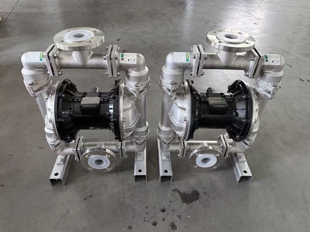 Nitric acid diaphragm pump